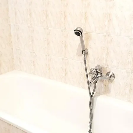 Charming & Parking By Anthea Homes * Градо