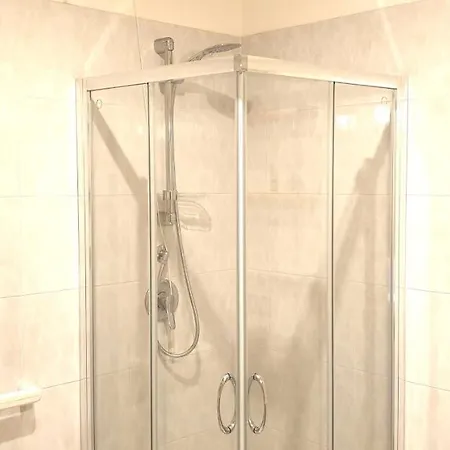 Апартаменты Charming & Parking By Anthea Homes *