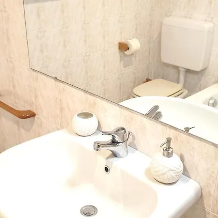 Charming & Parking By Anthea Homes Апартаменты