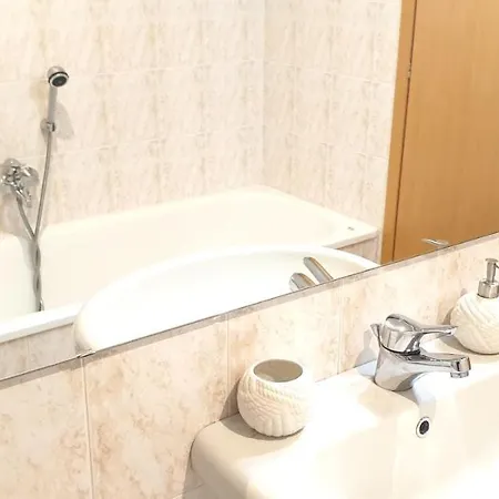 Charming & Parking By Anthea Homes 公寓 *