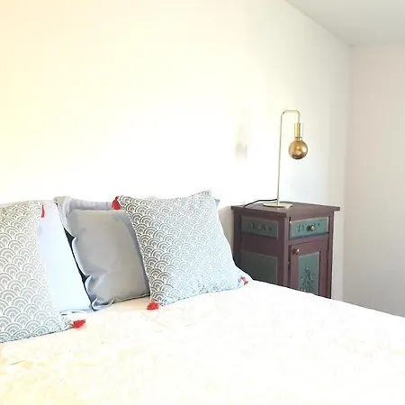 Apartment Charming & Parking By Anthea Homes